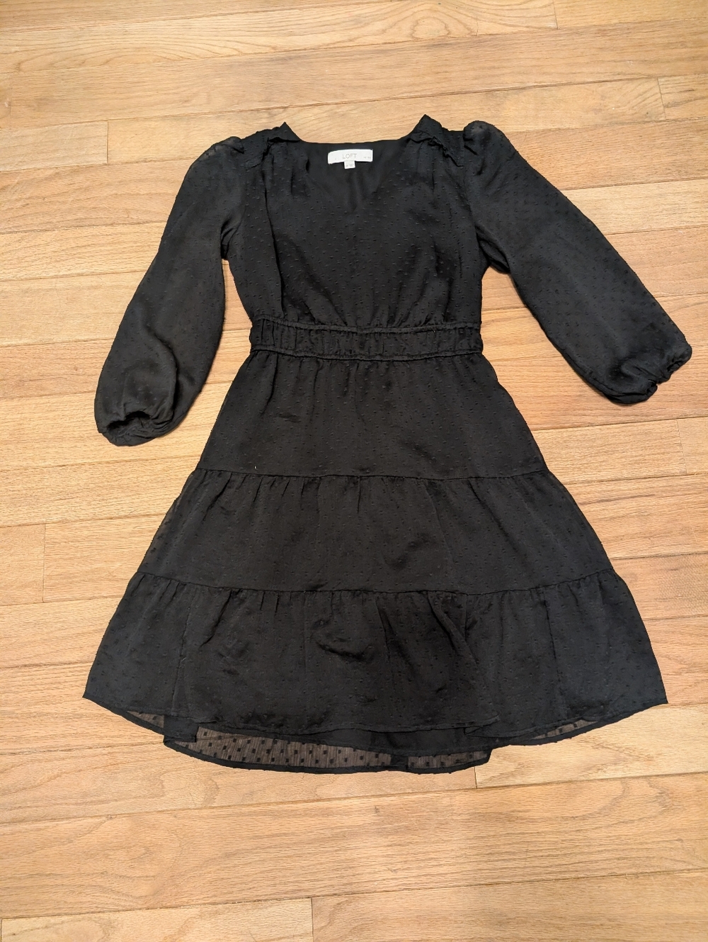 Women's LOFT Black Long Sleeve Tiered Vneck Dress Size 0 Petite